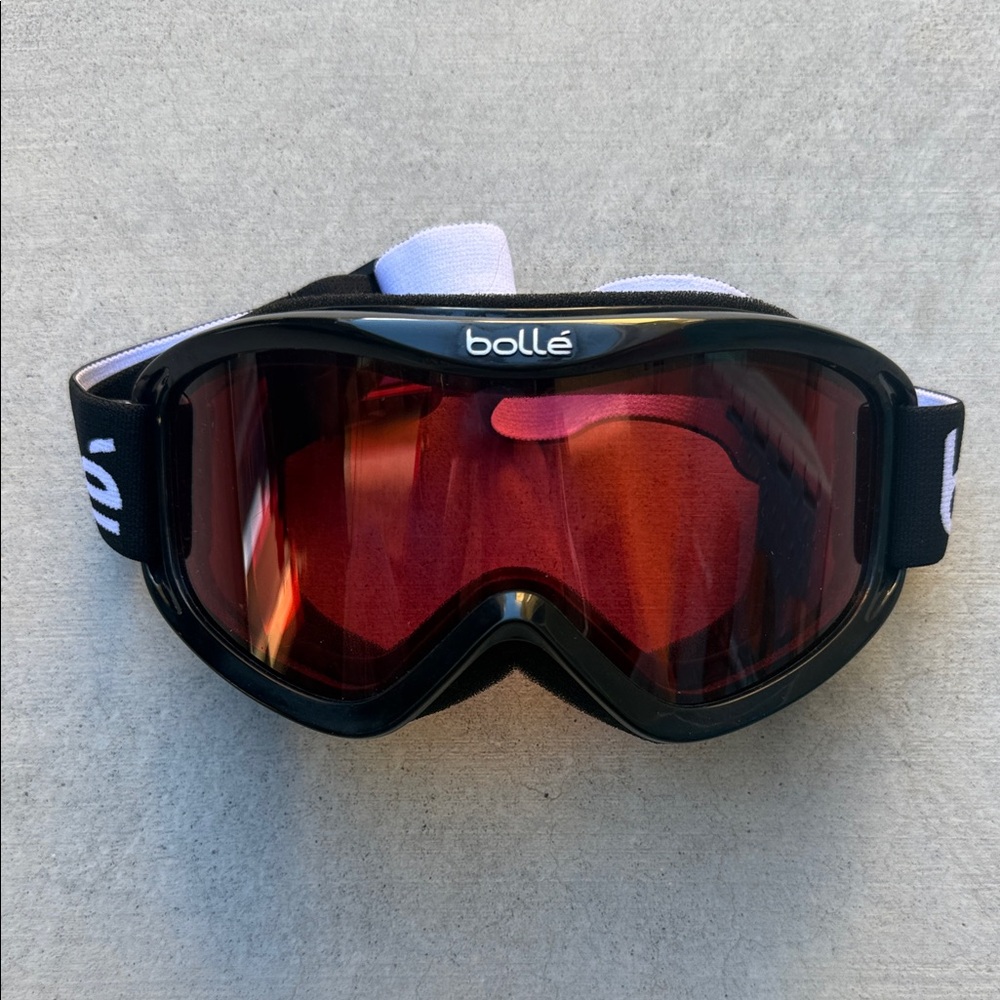 Bolle Women's Black and Red Goggles